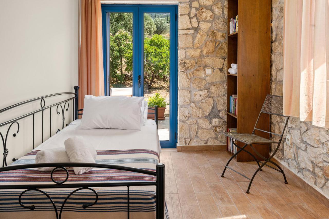 Stone House In Olive Grove - Former Denis Stone Villa 트라페자키 외부 사진